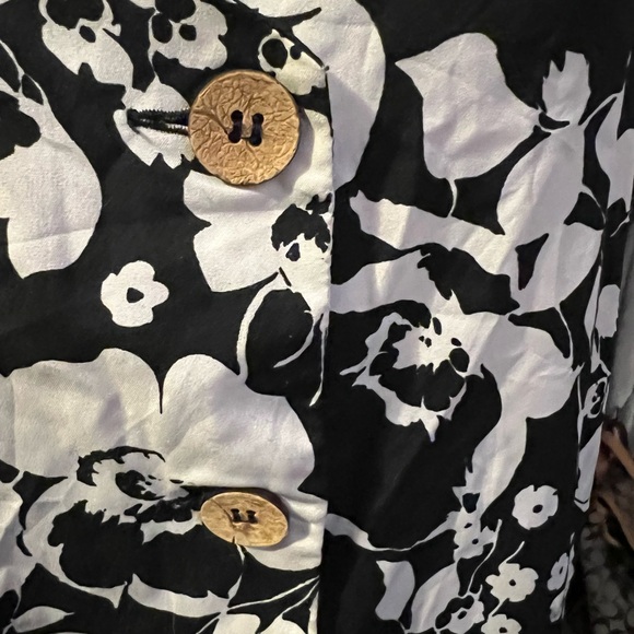 Mango button up top - Picture 9 of 10